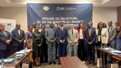 Photo de famille de toutes les parties prenantes