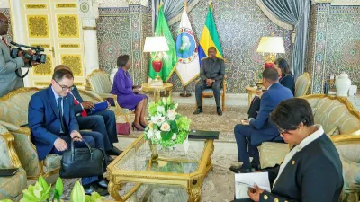 Phase de l’audience que le chef de l’Etat, Brice Clotaire Oligui Nguema, a accordée à la secrétaire générale de l’OIF, Louise Mushikiwabo