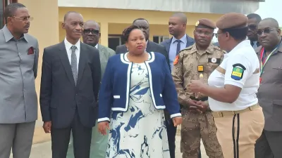 Camélia Ntoutoume Leclercq s’est rendue auprès des candidats de la prison centrale de Libreville