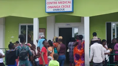 Les populations ont fait le déplacement vers le Centre médical d’Omboué pour se faire traiter.