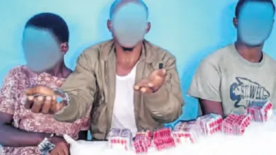 Ervan Christ Makanga Moubamba (centre) et Kefer Mbina (g), admis à Gros-Bouquet.