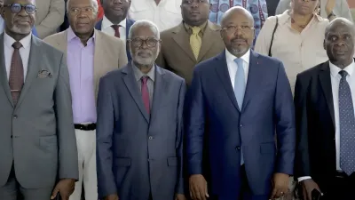 la Coalition pour la nouvelle République (CNR) et les partis politiques alliés 