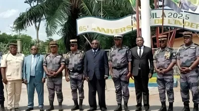 Le nouveau commandant au milieu des autorités civiles et militaires de la Ngounié