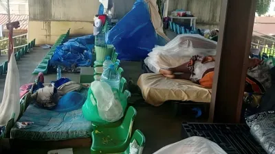 complexe Léon-Augé, squatté par les déguerpis du carrefour SNI