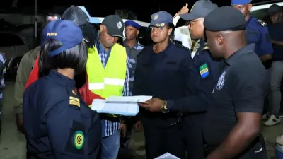 La délégation de la mairie et de la police nationale sur le terrain