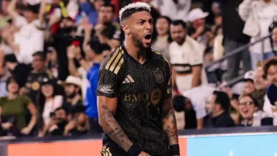 Denis Bouanga, footballeur international gabonais