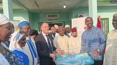 Une séquence de la remise de don à la maternité de Melen