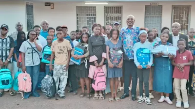 Don de l'Honorable Rodrigue Bokoko au lycée Bruno Bokoko