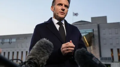 Emmanuel Macron, président de la France, devant la presse à Séoul hier