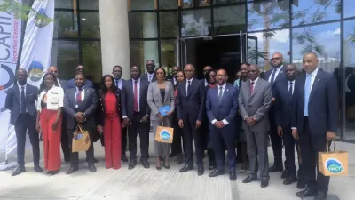 Photo de famille à l’issue du lancement de l’emprunt obligataire vert.