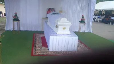 L’exposition de la bière du Pr Oyane Megnier à l’UOB