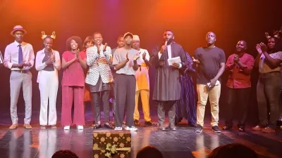 Humoristes sur la scène de l'institut français du Gabon