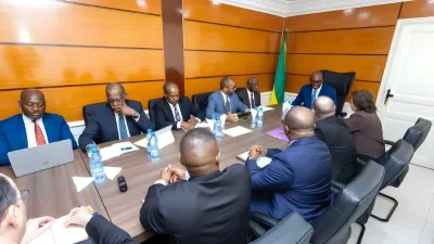 Thierry Minko, ministre de l'économie et une délégation du FMI