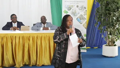 Isabelle Essonghe (debout) lors de la présentation du PPA