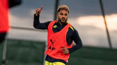 Jim Allevinah, Footballeur international gabonais