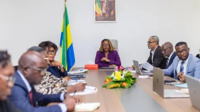 Laurence Ndong, ministre de la fonction publique lors de la réunion sur le financement des formations