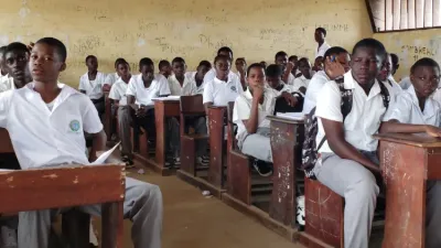 Les effectifs pléthoriques et le manque d’enseignants minent le Lycée Aubin-Georges- Modjeckou.