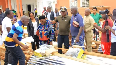 Ulrich Manfoumbi Manfoumbi, ministre d'Etat, ministre des transports