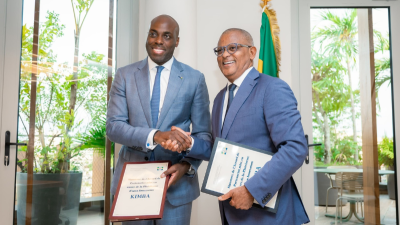 Le ministre de l’Économie numérique, Marc Alexandre Doumba, et le Président de la(FEG), Alain-Claude Kouakoua