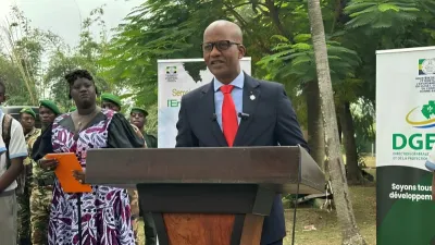 Maurice Ntossui Allogo, ministre des eaux et forêts