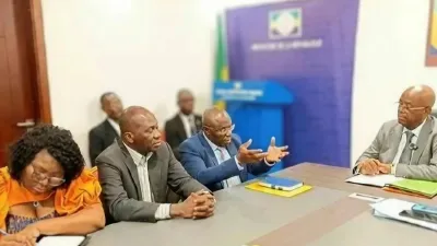 Moment d’échange entre le Médiateur de la République et la délégation de la Fenapeg