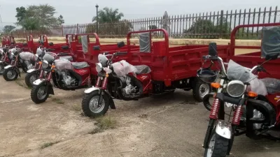 Une vue des motos bennes faisant partie du lot d’équipements remis aux agriculteurs et coopératives agricoles de la Nyanga.