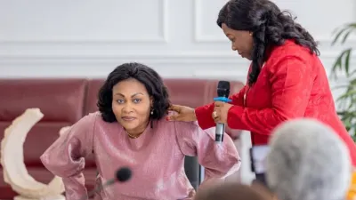 Nadia Christelle Koye a été installée par la présidente du Sénat, Huguette Yvonne Nyana Ekoume-Awori Onanga