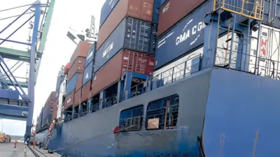 Navire à Quai au port d'Owendo