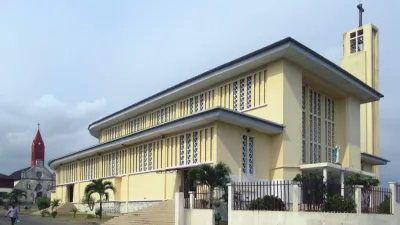 Église notre dame de lourde à libreville