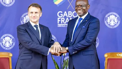 Macron à Libreville : foule immense, dispositif protocolaire d’exception