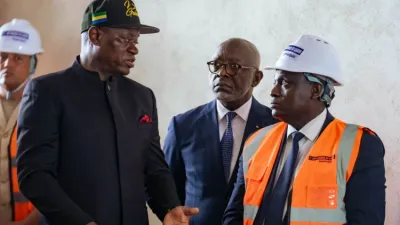 Brice Clotaire Oligui Nguema, président du Gabon en visite à l'Aciéries du Gabon