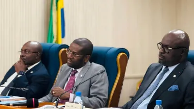 Régis Onanga Ndiaye, président de l’Assemblée nationale, et les membres de l'assemblée