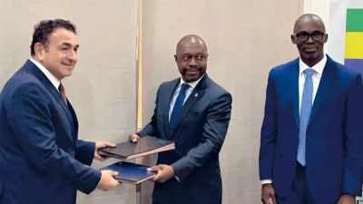 Pacôme Kossy, ministre de l'agriculture et Thierry Minko, ministre de l'économie