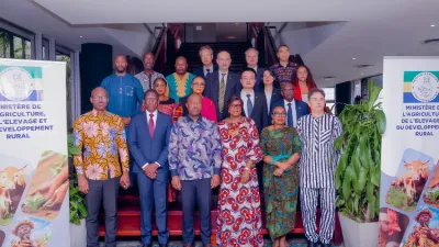 Les participants au dialogue autour du ministre de l’Agriculture.
