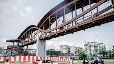 La passerelle du haut de laquelle l’élève en classe de première scientifique (1re S) au Lycée national Léon-Mba a sauté