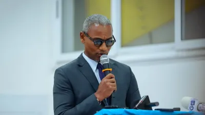 Paul KESSANY, ministre des sports 