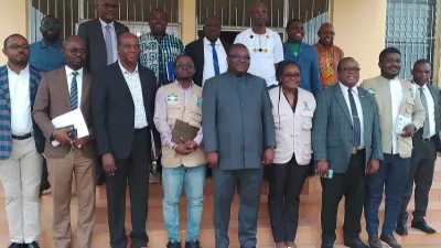 Autour du gouverneur de la Ngounié, acteurs et partenaires du développement communautaire