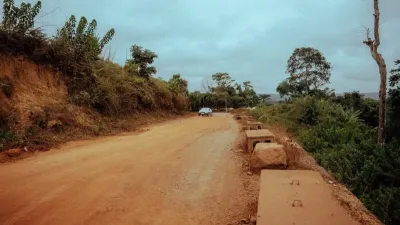 Route Moanda-Bakoumba