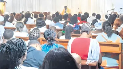 Lors de la messe de la Nativité à l’esplanade de Sainte Marie