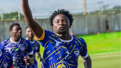 Sany Ngatsie, footballeur professionnel