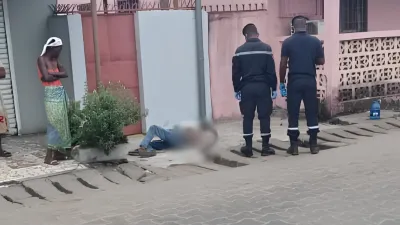 Les sapeurs-pompiers au moment de leur intervention.