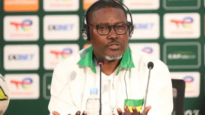 Saturnin Ibela,Entraîneur de football gabonais, instructeur FIFA