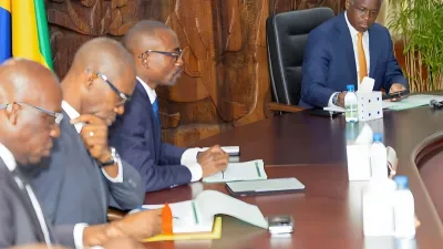 Hermann Immongault, vice-président du gouvernement en séance de travail ministérielle 