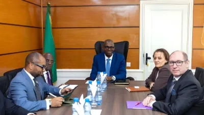 Thierry Minko, ministre de l'économie et une délégation du FMI