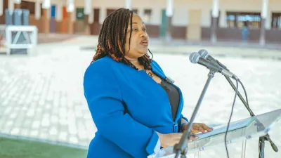 Camelia Ntoutoume-Leclerq, ministre de l'éducation nationale