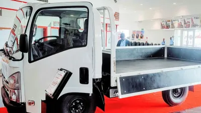  la camionnette Isuzu QLR